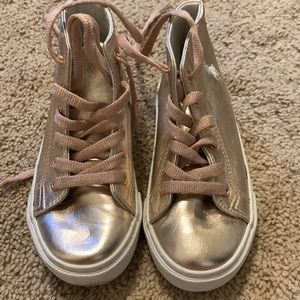 Girls Polo high top Sneakers size 9c. Pink leather. Lace up